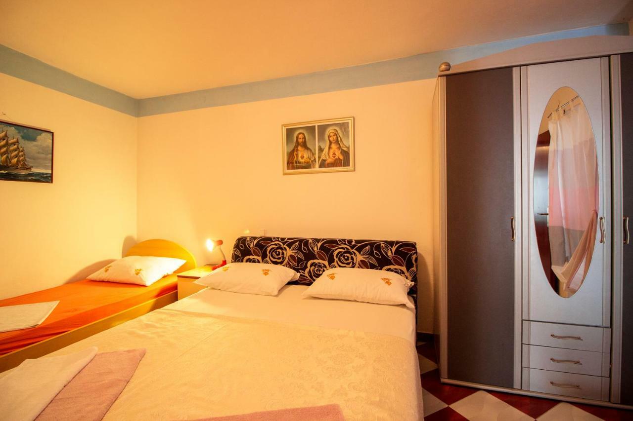 Mrkonjic Branko & Marija Apartmani 奥米什 外观 照片