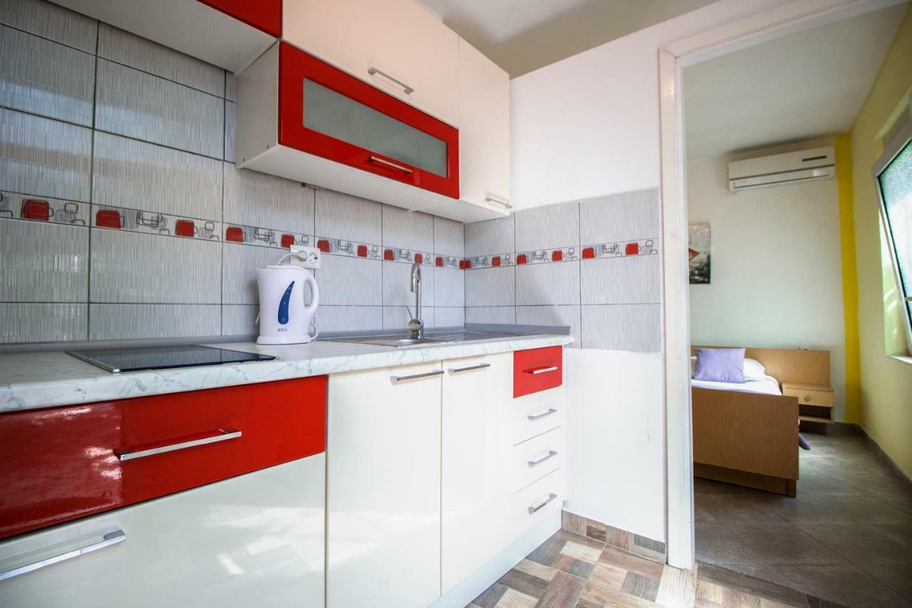 Mrkonjic Branko & Marija Apartmani 奥米什 外观 照片